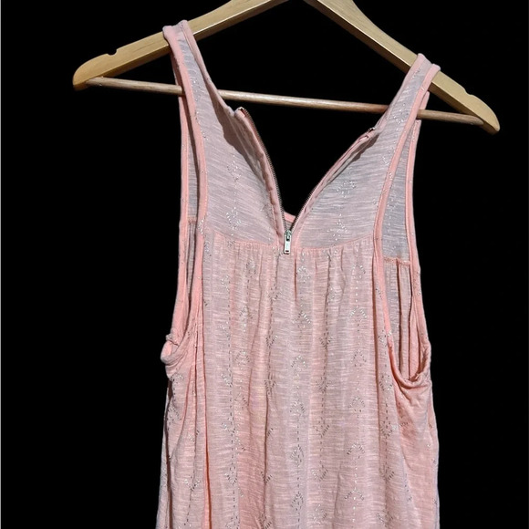 American Eagle light pink sheer top. Size medium (M) - Picture 5 of 5
